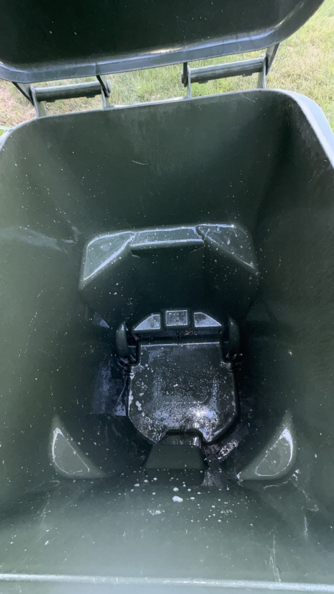 Clean bin after service